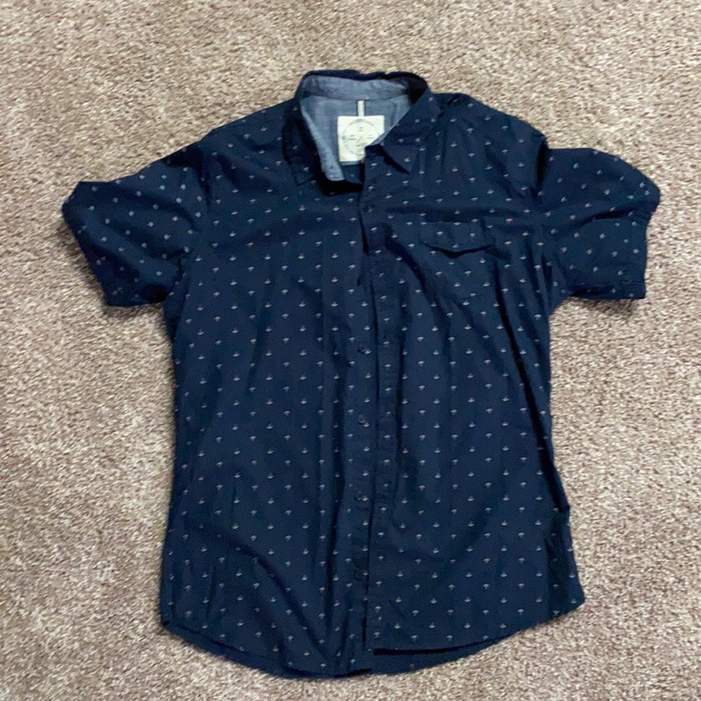 Men’s detailed button up